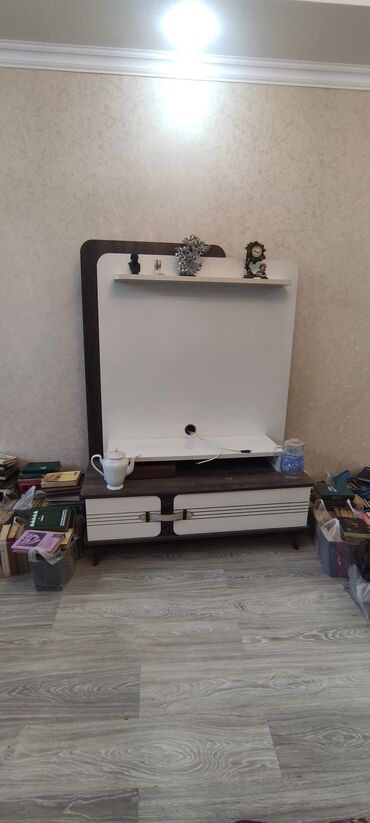 ev telefon altlığı: Düz TV altlığı, Polkalı, Laminat, Türkiyə