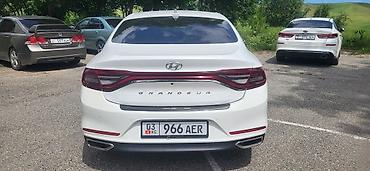 bwb e34: Hyundai Grandeur (Azera) седан, белый цвет кузова. таксиге арендага — 2