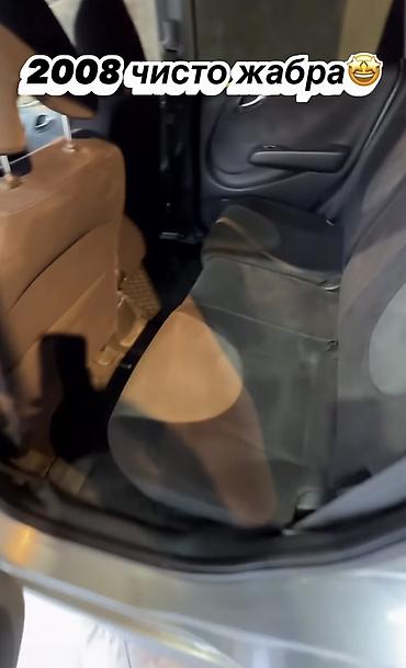 Honda Fit: 2008 г., Автомат, Бензин, Хэтчбэк — 3