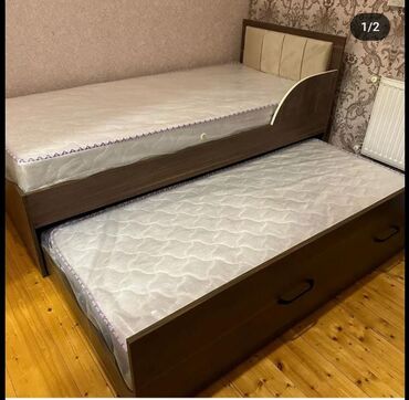 i̇ş zonası ilə birlikdə uşaq çarpayıları: Oğlan və qız üçün, Çarpayı, Matras ilə, Siyirməli, Taxta