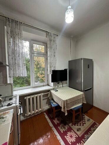 продается 3 комнатная квартира политех: 2 комнаты, 42 м², Сталинка, 3 этаж, Старый ремонт