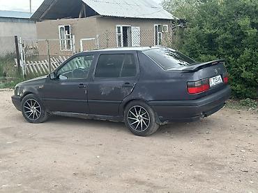 спринтер батовой: Volkswagen Vento: 1995 г., Механика, Седан — 4