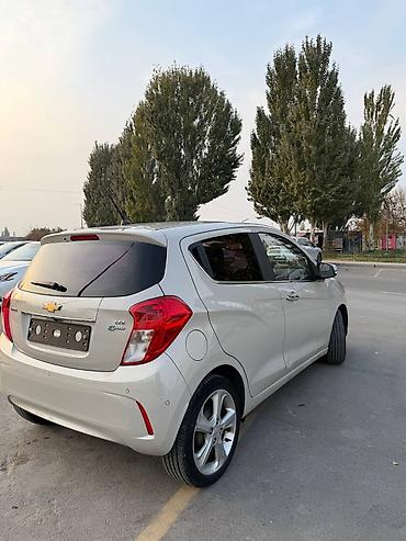 sea doo: Chevrolet Spark: 2017 г., 1 л, Автомат, Бензин, Хэтчбэк — 5