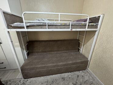 Двухъярусные детские кровати: Двухъярусная детская кровать, Б/у, Железо, цвет - Коричневый