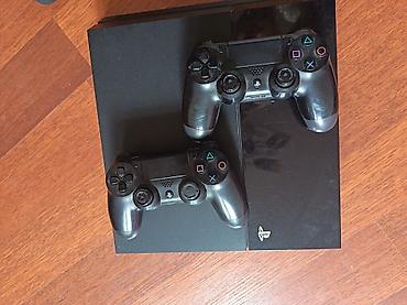 xbox 360 pult: PlayStation 4 konsolu + 2 ədəd DualShock 4 gamepad - Model: Sony — 1