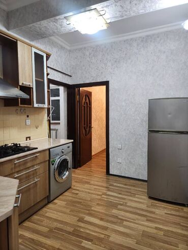 Uzunmüddətli kirayə mənzillər: Xətai Rayonu Həzi Aslanov Metrosu Babək 93 (Boş Əşyasız) 3 otaq — 9