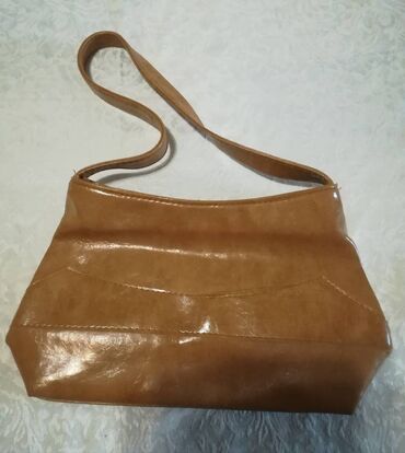 zenska torba elegant: Torba svetlo braon dimenzije 28x17 cm, ima dva pretinca, vrlo očuvana
