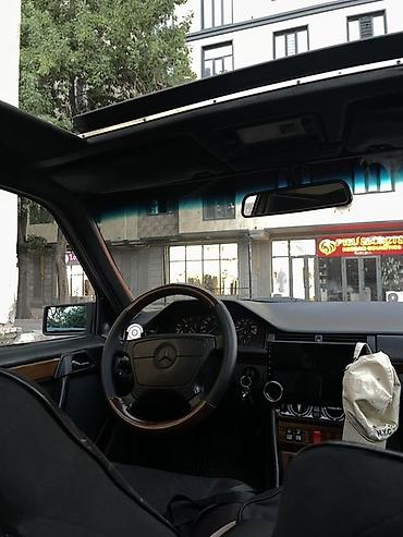 lexus es 2010: Mercedes-Benz W124: 1995 г., Седан — 1