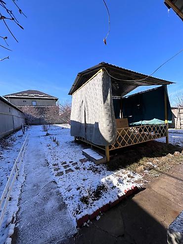 Продажа коттеджей и домов: Продаётся добротный дом в г. Бишкек 📍 Ж/м Кара-Жыгач, ул. Дордой — — 7