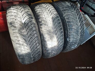 Шины: Шины 235 / 65 / R 17, Зима, Б/у, Внедорожные (АТ/МТ), GoodYear