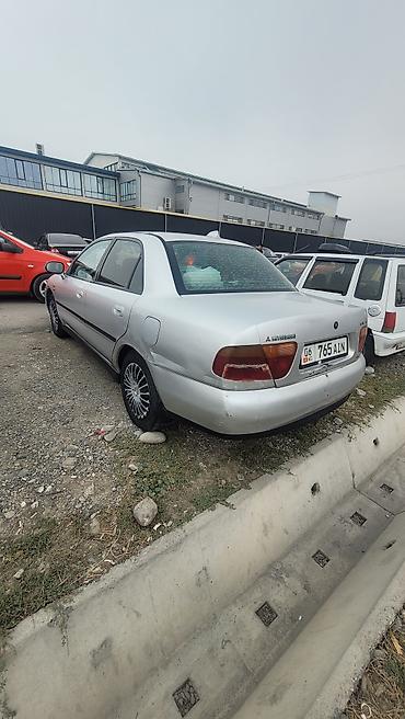 Mitsubishi Lancer: 1998 г., 1.8 л, Механика, Седан