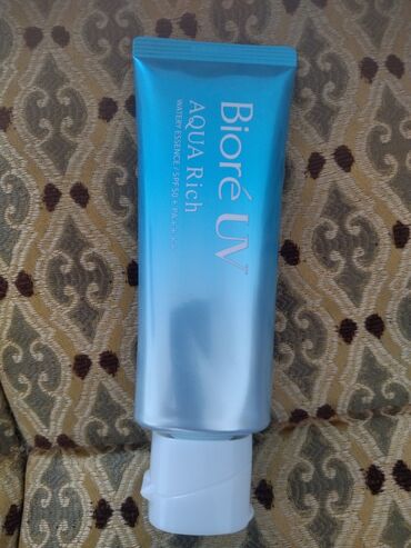 бу бушлат: Biore UV Water Essence солнцезащитная эссенция, обладает высоким