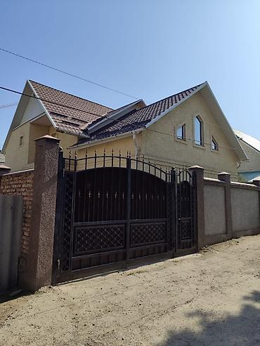 Үйлөрдү сатуу: 4 бөлмө, 150 м², 4 соток, Бишкек, №4 шаардык оорукана (Айни көч.) Кыймылсыз мүлк агенттиги — 2