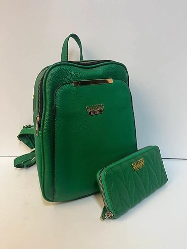 Torbe: GUESS torbe – kolekcija u smaragdno zelenoj boji
3600 din — 2