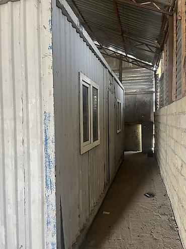 konteyner satilir: Metal konteyner otaq - Ölçü: təxminən 6 m uzunluq, 2.4 m en, 2.5 m — 8