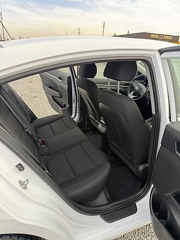 Hyundai: Hyundai Elantra: 2019 г., Автомат, Бензин, Седан — 7