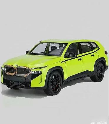 letece: Bmw xm zeleni 1:24 metalni sa svetlećim farovima. bmw xm zeleni 1:24 — 1