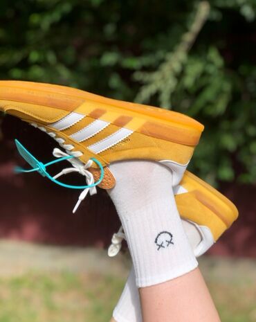 кроссовки кожаные: Adidas gazelle yellow