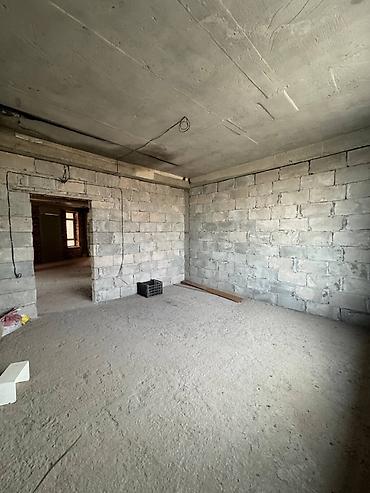 Продажа коттеджей и домов: Продаётся дом 900м² 15м на 20м ! Район: Пишпек (50 метров от Льва — 9