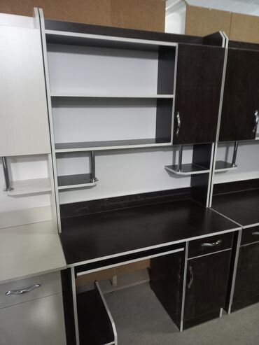 Компьютерные столы: Компьютерный стол, Новый, С полками — 5