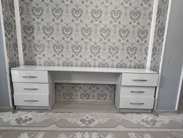 стеклянная прикроватная тумбочка: Отдадим даром такой комод, в хорошем состоянии, можно заменить