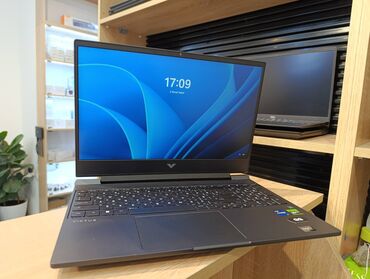 HP: HP 15.6 ", Intel Core i7, 512 GB