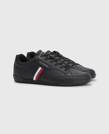 kisi ucun botlar: Tommy Hilfiger kişi krossovkaları – klassik qara rəngdə, minimal