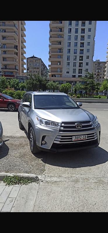 Toyota Highlander: 2019 г., 3.5 л, Автомат, Бензин, Внедорожник at lalafo.kg Toyota Highlander: 2019 г., 3.5 л, Автомат, Бензин, Внедорожник
