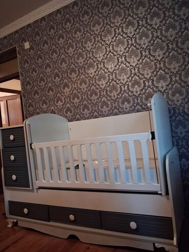 матрас надувной: Для девочки и мальчика, Четырехугольная, Колыбель, Без матраса, Без механизма качания