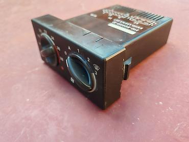 Auto delovi: Tabla temparature i ventilatora kabine Lada 112 br.2. Polovno — 2