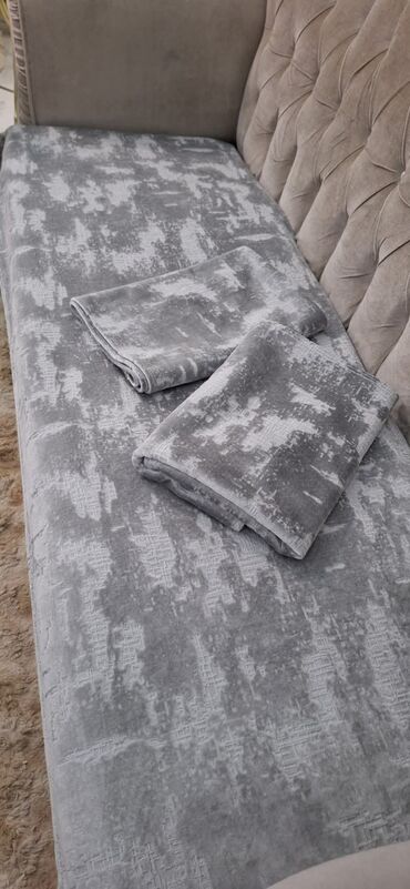 Prekrivači za nameštaj: Plisani flekeri
Dimenzije-80*80;80*150;80*200
Cena 4300 din — 1