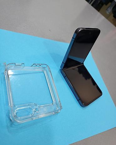 Samsung: Samsung Galaxy Z Flip5 – crni, preklopni model - Memorija: 8 GB RAM / — 11
