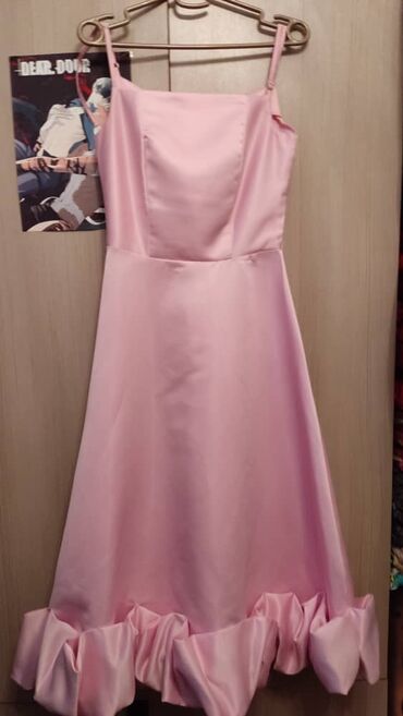 вечернее нежно розовое платье: Вечернее платье, Классическое, Средняя модель, Атлас, Без рукавов, Шлейф, L (EU 40)