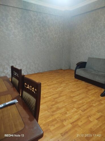 Uzunmüddətli kirayə mənzillər: Xaqlar metrosu yanınında mənzil kirayə verilir. Mərtəbə 16/4. Ümumi — 11