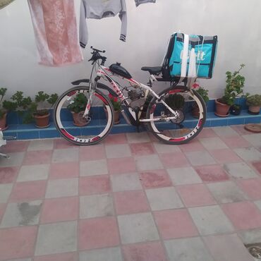 mopetlər: Motorlaşdırılmış velosiped – çatdırılma üçün hazır komplekt