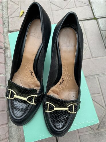 женские красовки: Кожаные, удобные туфли Clarks
