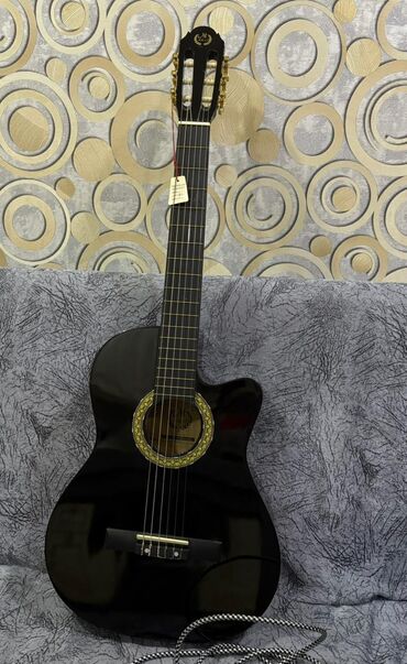 Digər auditexnika: Gitara: Yenidən Fərgənmir, Çox Az İstifadə Olunub Kalonkaya Qoşulur