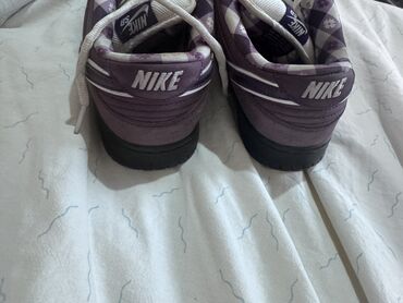 Кроссовки и спортивная обувь: Кроссовки, 41.5, Nike, Б/у, цвет - Фиолетовый, Самовывоз, Платная доставка