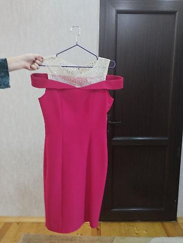 - Məhsul: Qadın gecə/fashion donu - Rəng: Parlaq fuksiya (çəhrayı