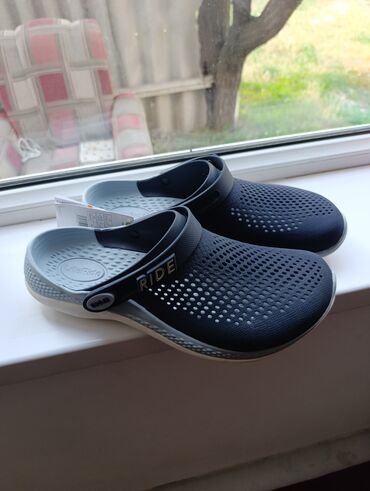 crocs мужские: Мужские сандалии, 43, Crocs, Новый, цвет - Синий, Самовывоз