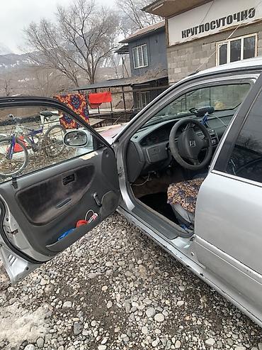 Honda: Honda Civic: 1992 г., Седан — 8