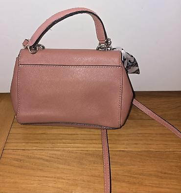 Torbe: MICHAEL KORS mala torba preko ramena, a moze se nositi i u ruci. Neka — 8