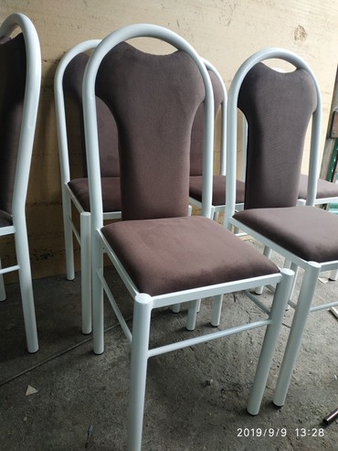 Комплекты столов и стульев: Стулья, табуреты