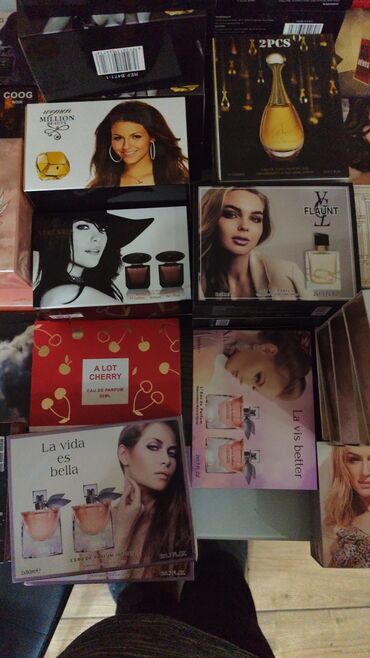 Parfemi: Setovi parfema – razne mirisne kolekcije (ženski i muški) cena za — 2
