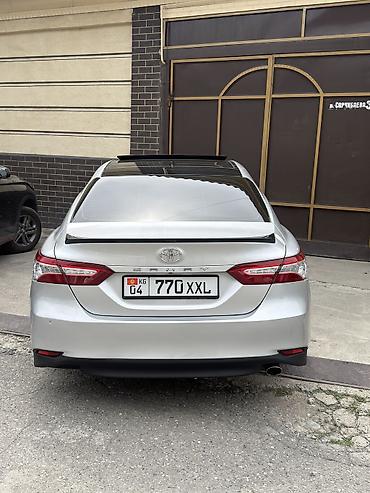kia optima 2019: Toyota Camry: 2018 г., Бензин, Седан — 4