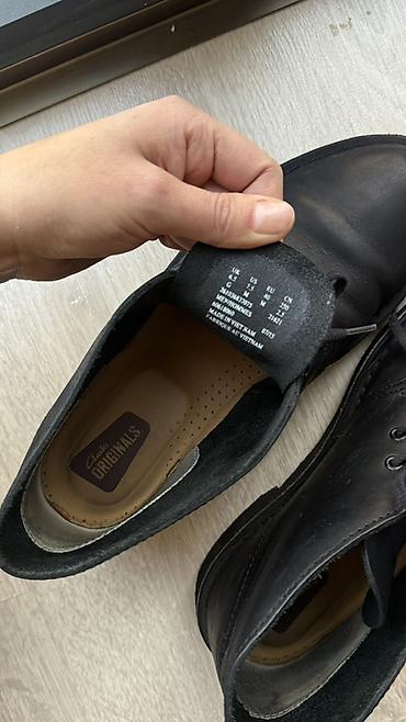 кожаная обувь распродажа: Мужские кожаные ботинки Clarks Originals, размер EU 40. В отличном — 2