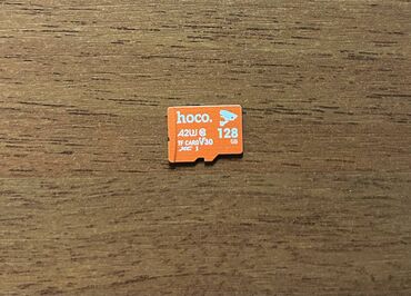 музыкальный центр с микрофоном: SD карта памяти Hoco, 128 GB, новая, покупал в Mobi Market для
