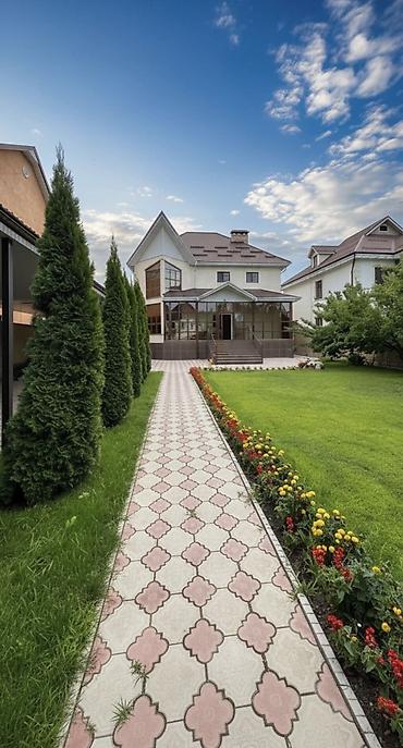 Продажа коттеджей и домов: Продаётся просторный дом 327 м² в престижном районе Ак-Кеме (К2 — 1