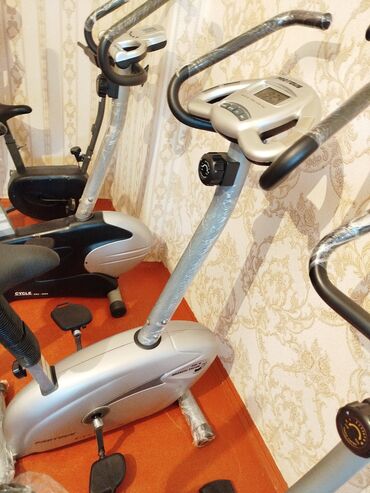 qaçış tirnajoru: Velotrenajor ela vəziyyətdə. Bir çox velotrenajor Xizək Veloxizekler