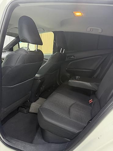 Toyota: Toyota Prius: 2017 г., 1.8 л, Вариатор, Гибрид, Хэтчбэк — 4